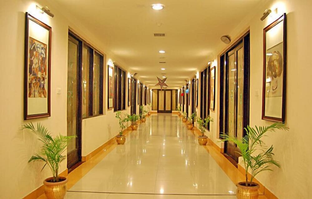 Hotel Rudra Continental 24/47