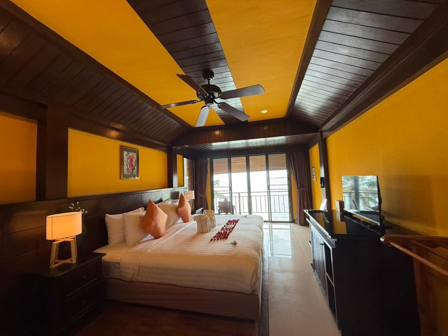 Pavilion, Deluxe, Double Bed
