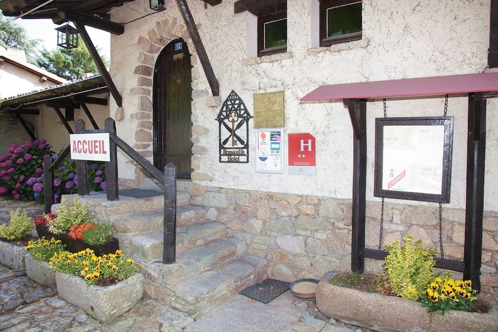 HOTEL LA CHAUMIERE 4/56