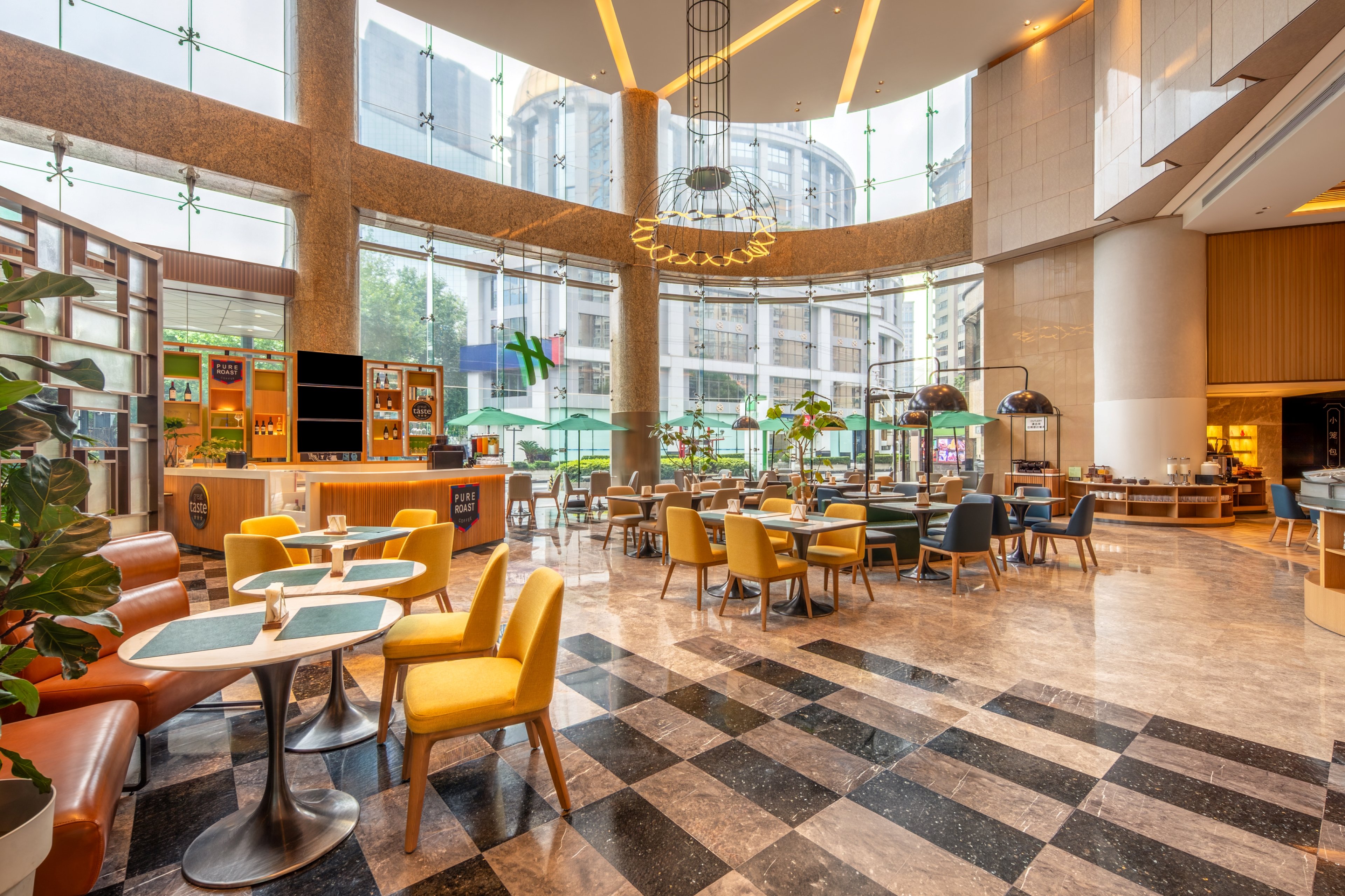 Holiday Inn Shanghai Nanjing Road 47/75