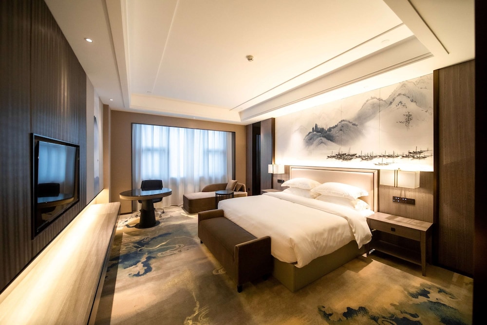 Ramada Plaza by Wyndham Hezhou North 12/32