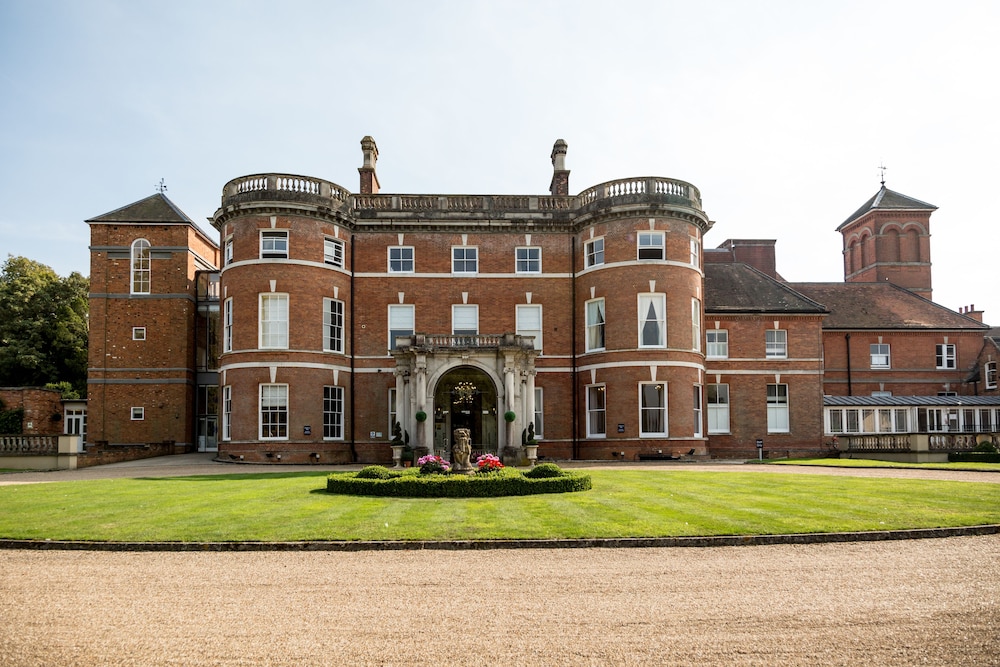 Oakley Hall 4/73