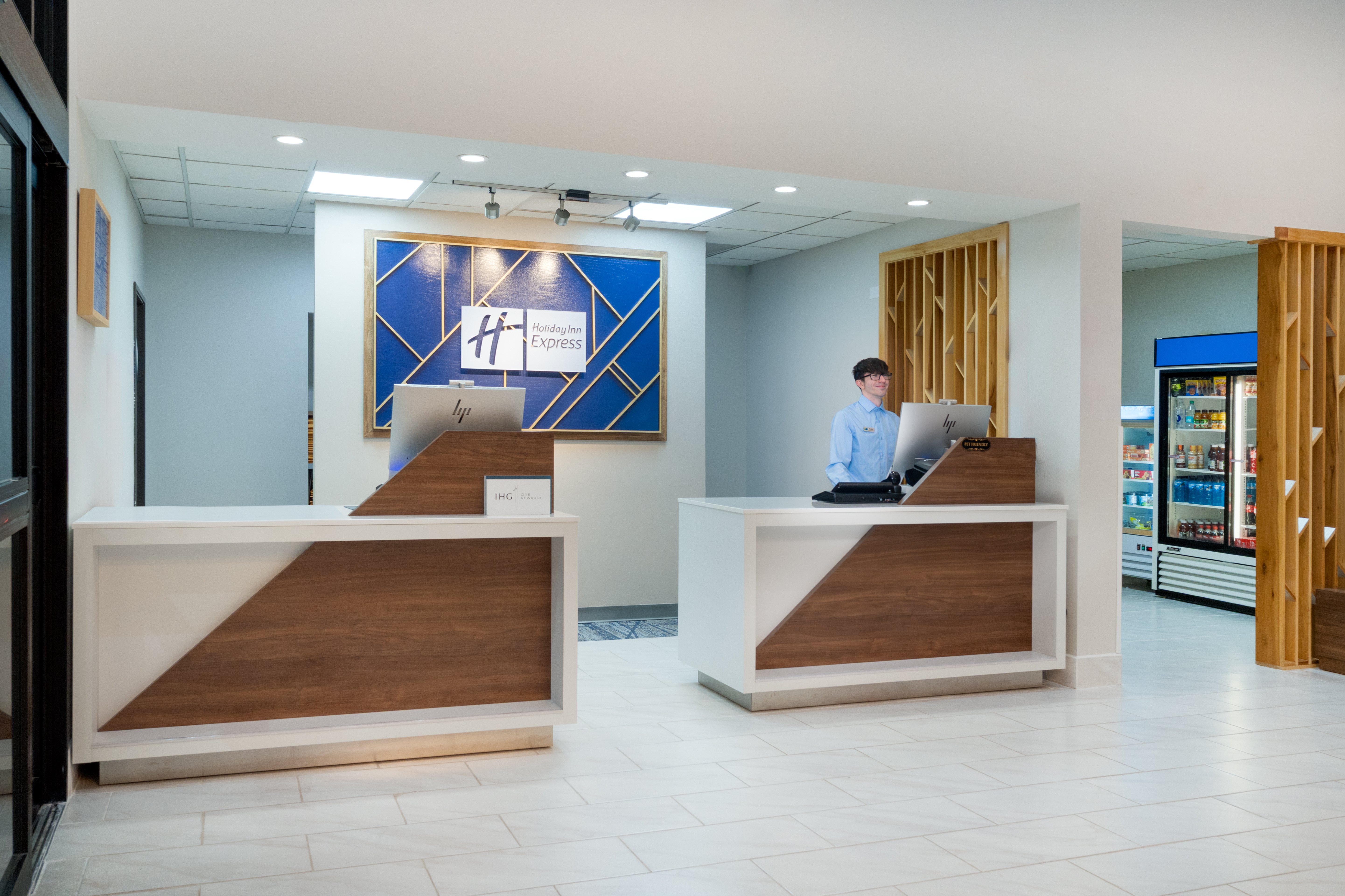 Holiday Inn Express Hotel And Suites Pratt 6/55