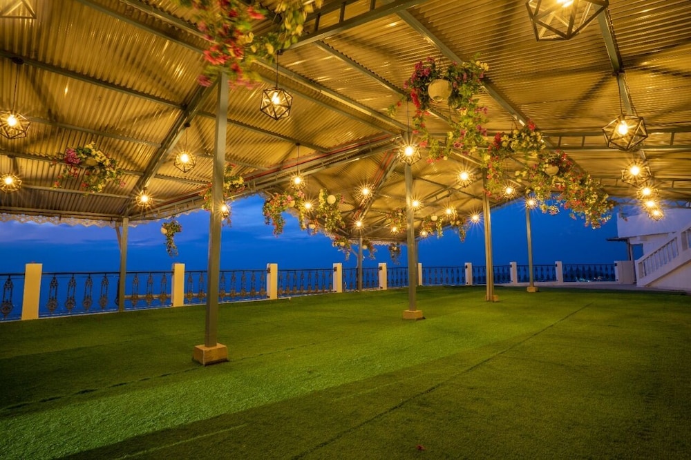 Istana Resort and Spa 45/50