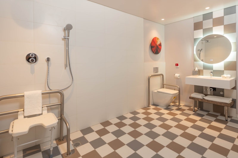 Hampton by Hilton Sandton Grayston 40/40