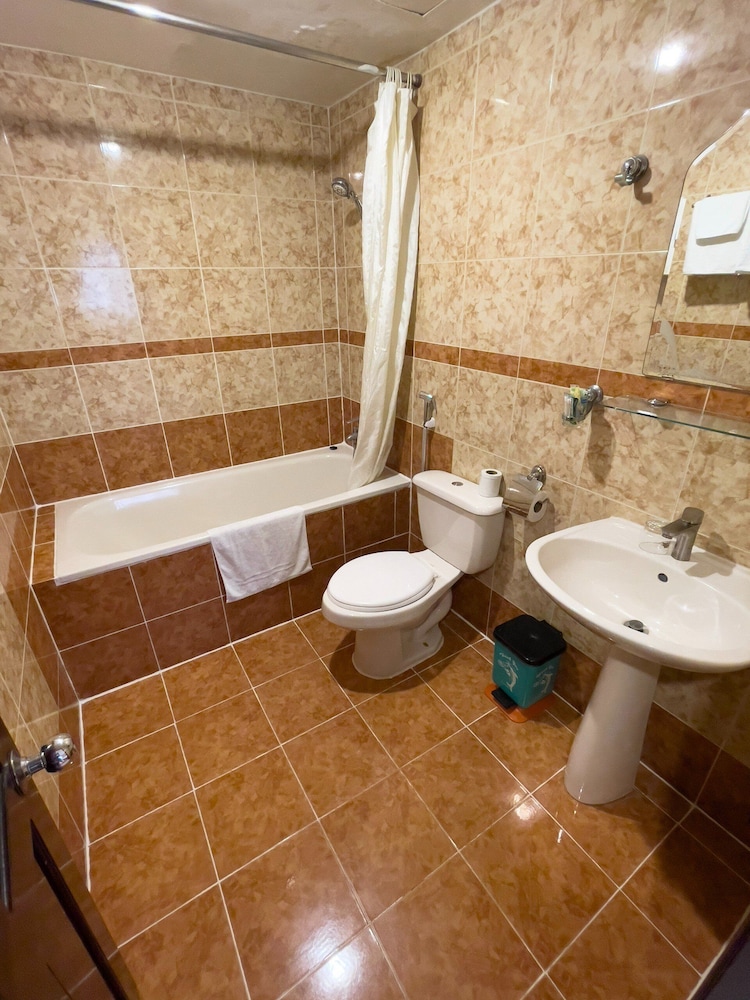Little Brick Saigon Hotel 43/45