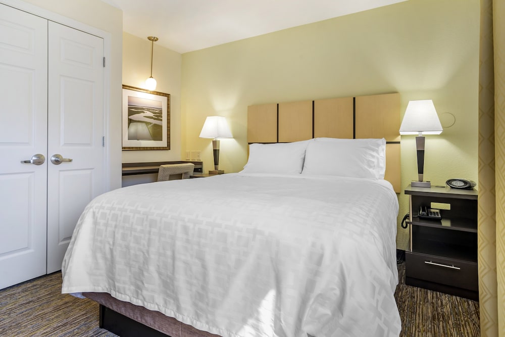 Candlewood Suites Alabaster 14/50