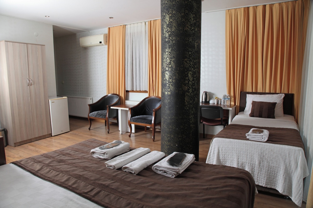Garden Hill Hotel 36/44
