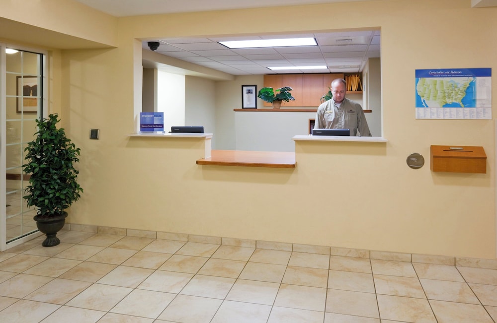 Candlewood Suites Milwaukee Brown Deer 2/29