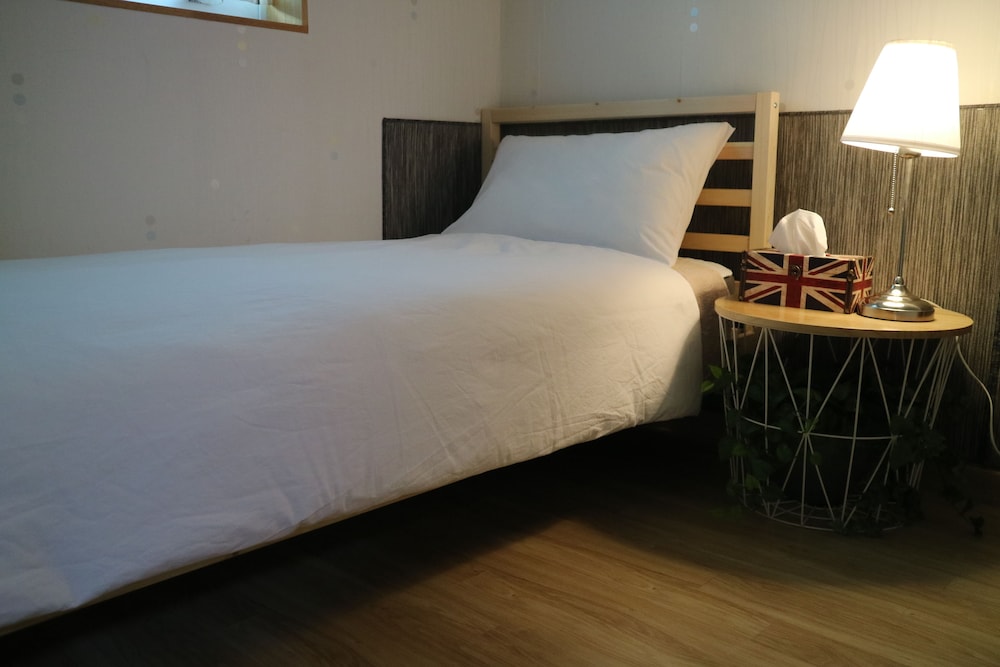 Mr. Kim Guesthouse 13/27