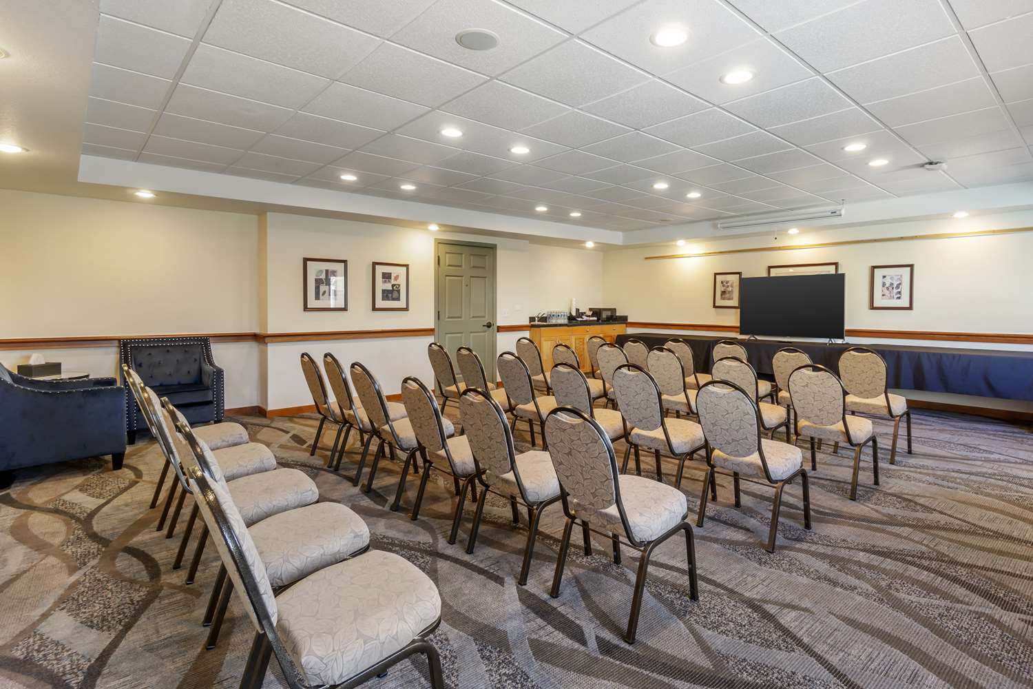 Best Western Plus Edmonds Harbor Inn 35/40