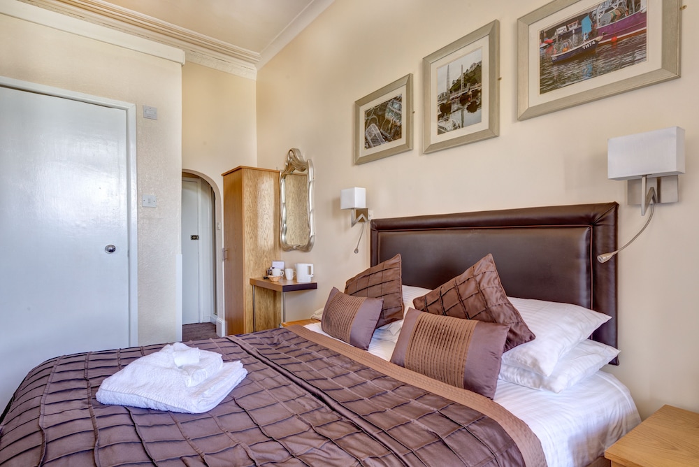 Compact, King Bed, Sea View, Balcony
