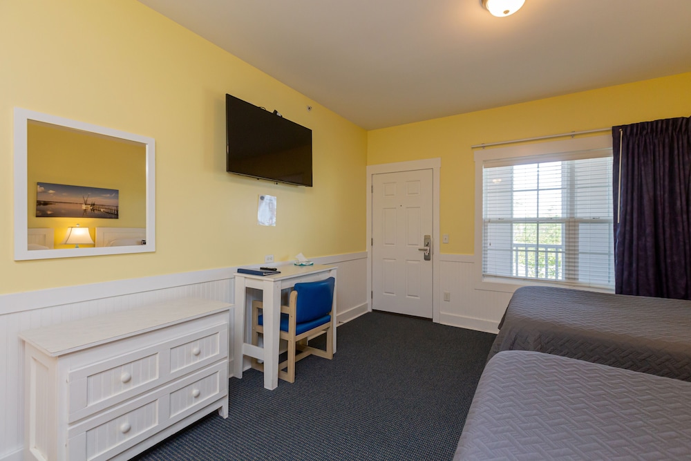 Topsail Shores Inn 41/67