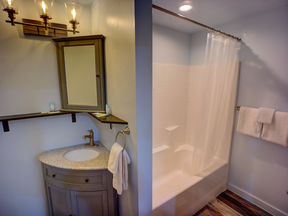 Tao Cabins 15/18