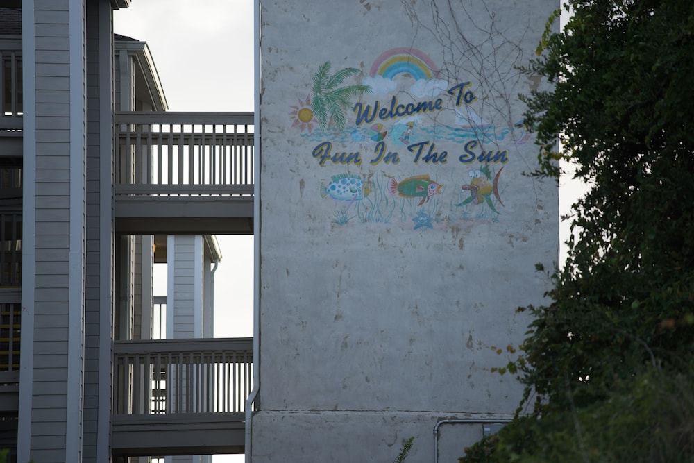 Atlantic Beach Resort, A Ramada 10/68