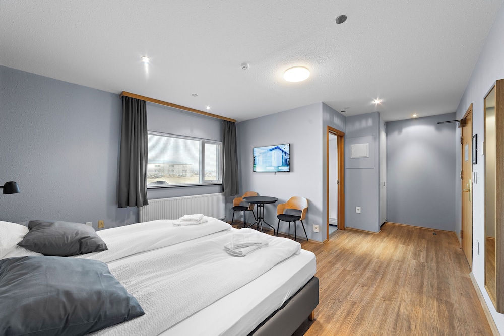 START HOSTEL 25/67