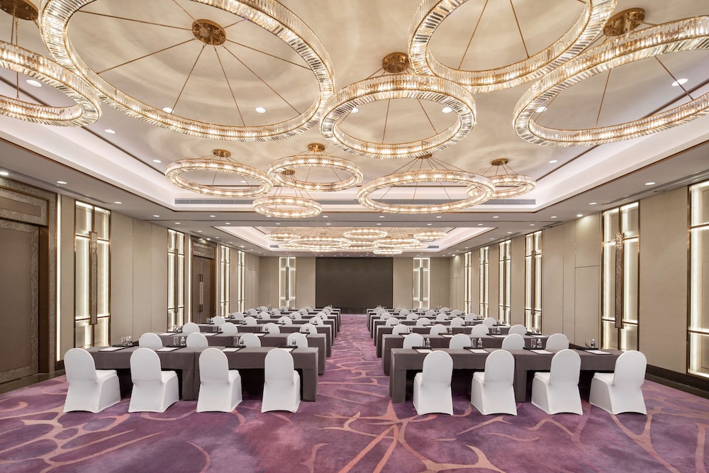 Radisson Collection Hotel Xin Guo Shanghai 40/48