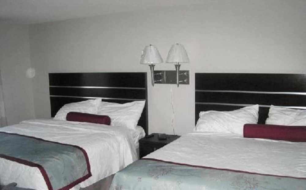 Super 8 By Wyndham Saskatoon Near Downtown 24/46