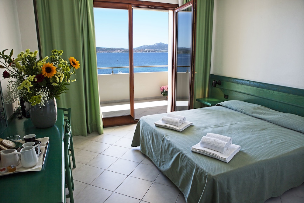 Miralonga Hotel 12/50