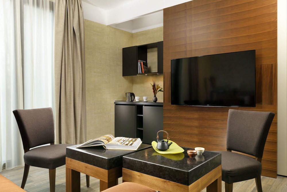 Milan Suite Hotel 55/62