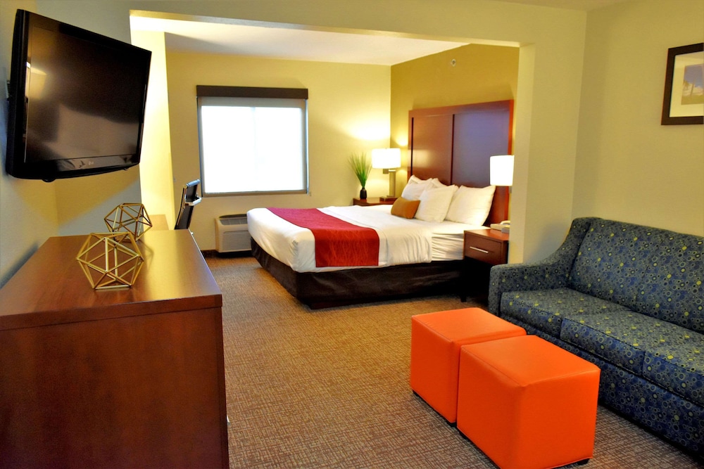 Comfort Inn & Suites Greenville I-70 25/34