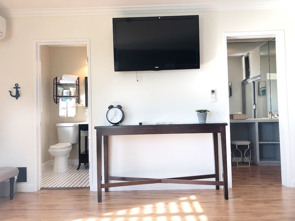 Seaside Laguna Inn & Suites 13/50