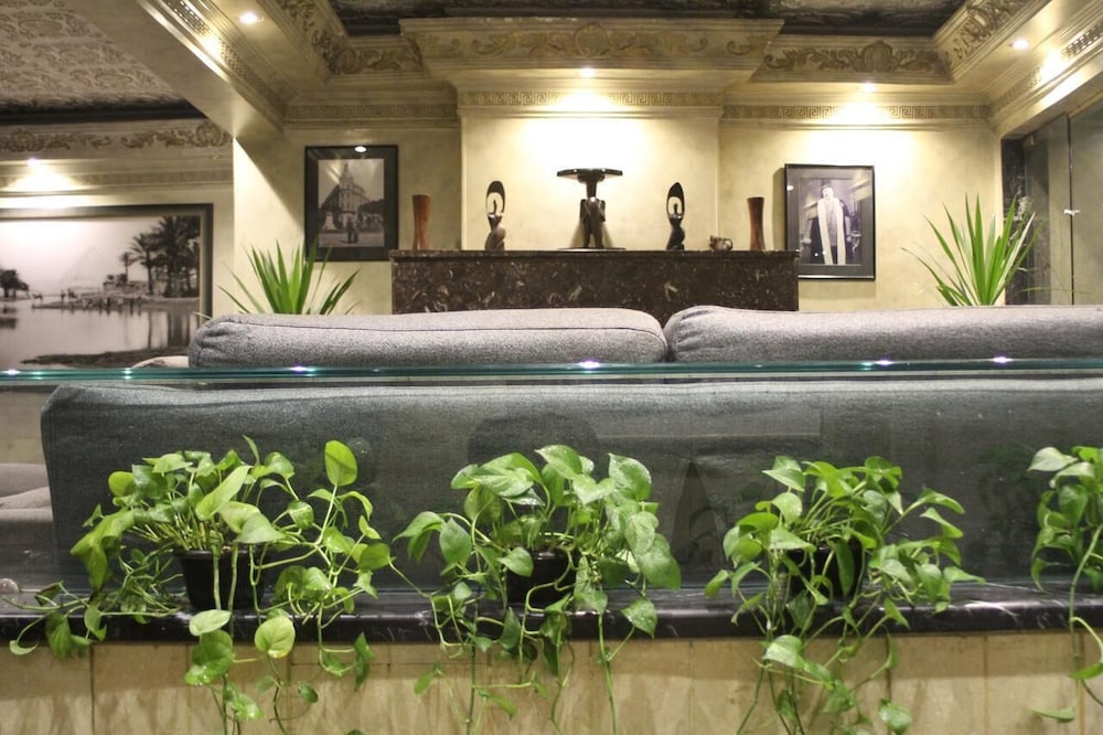 New Garden Palace Hotel 6/24