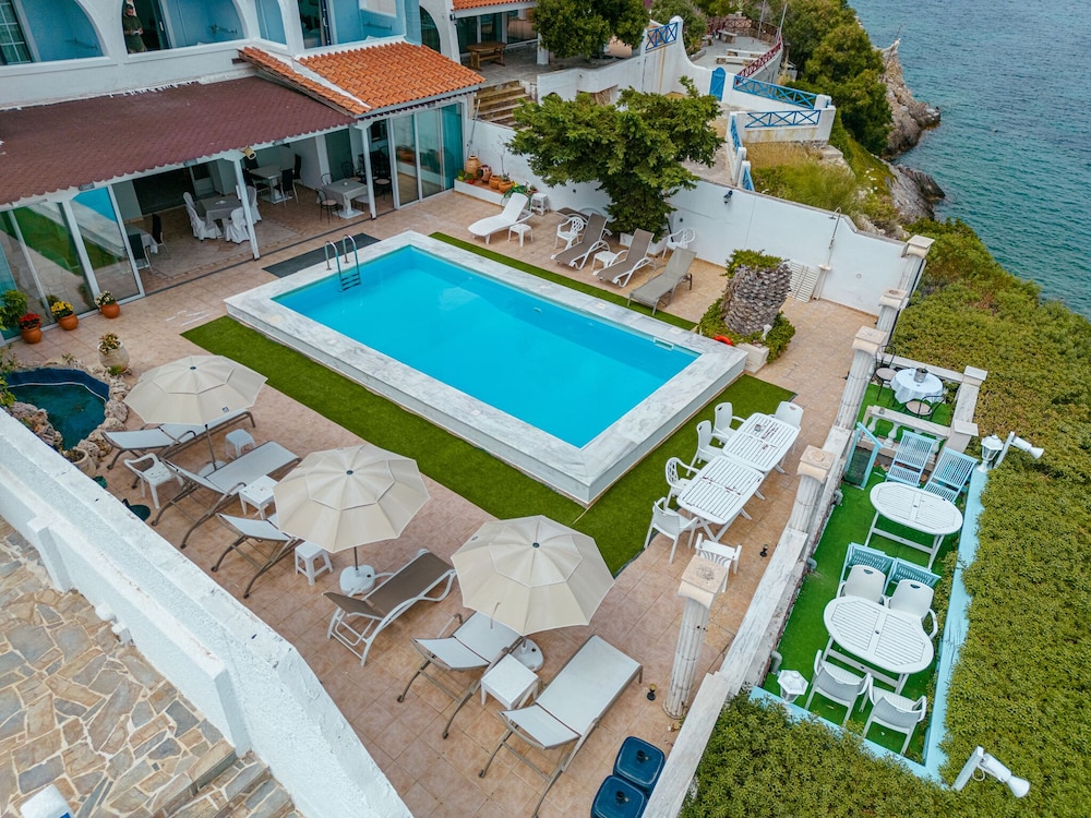 Hotel-Mistral Aegina 36/50