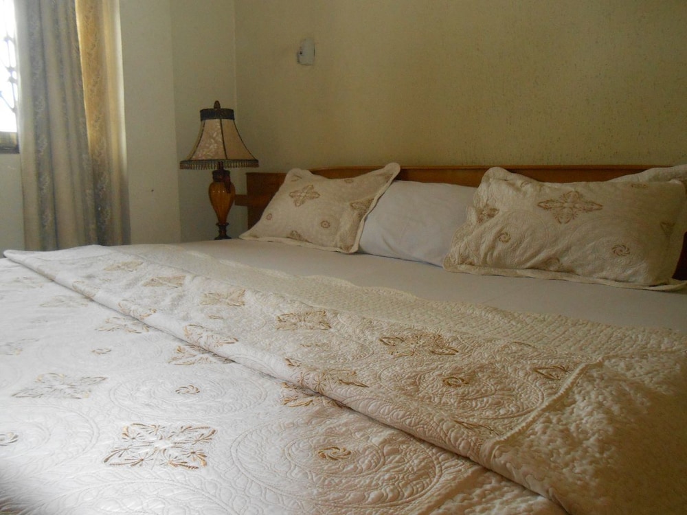 Nicolizy Hotel 9/28