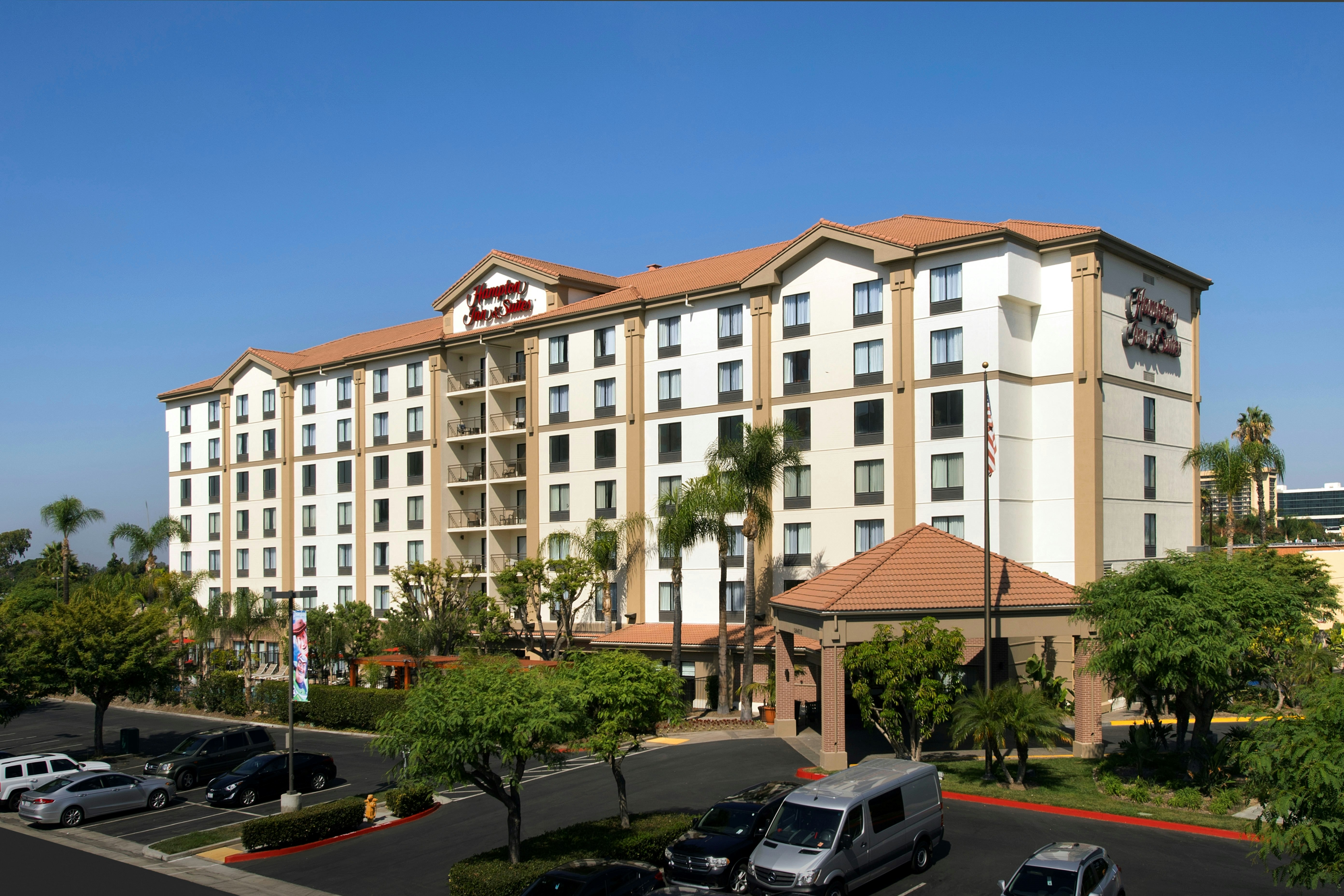 Hampton Inn & Suites Anaheim - Garden Grove 42/44