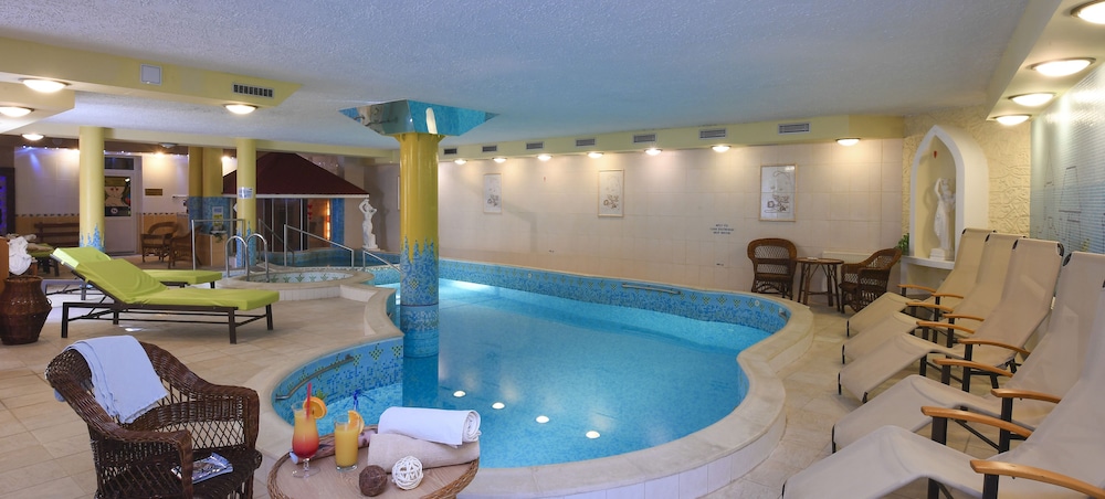 Hotel Korona Eger 41/66