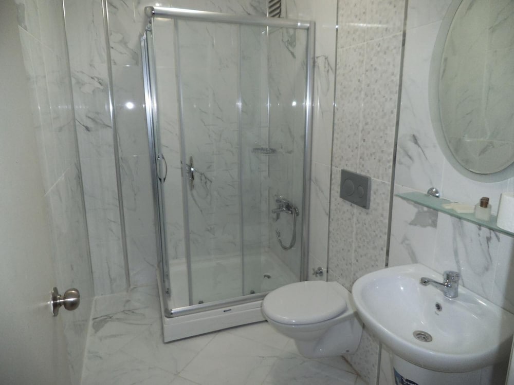 GRAND ORAL HOTEL 47/50