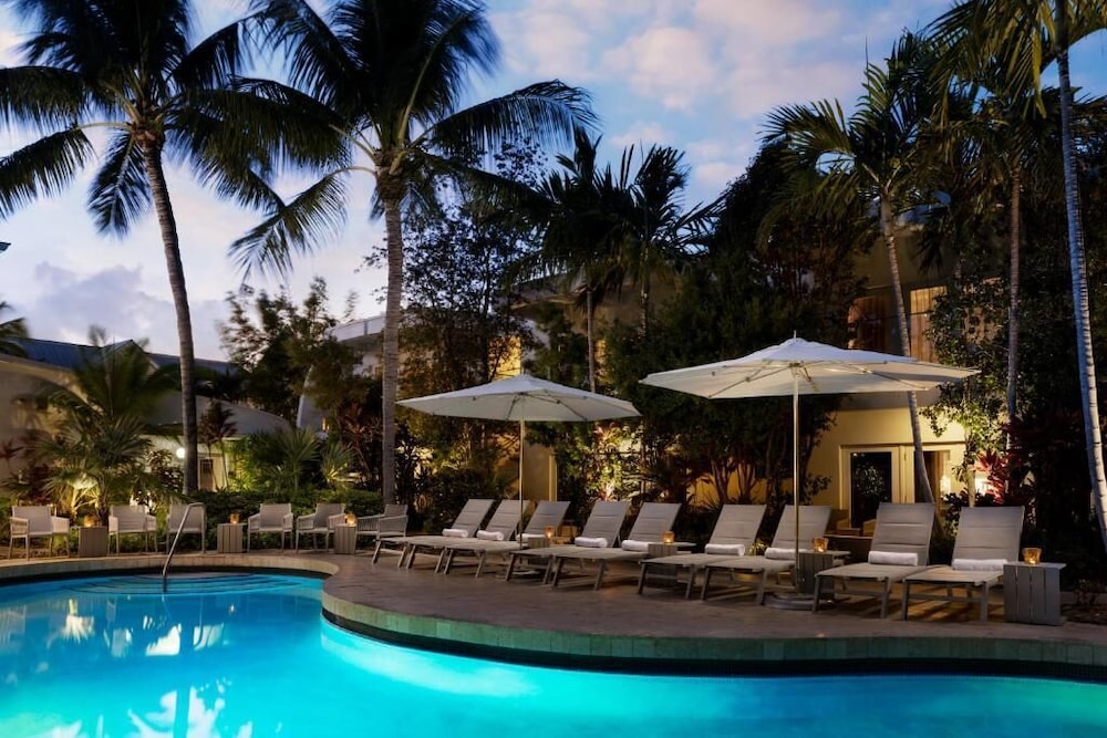 Santa Maria Suites 74/78