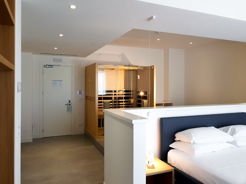 Mosella Suite 17/64