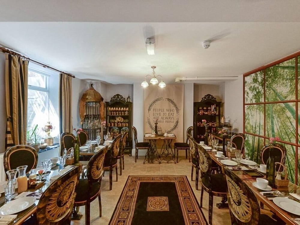 Mamas Inn Boutique Guest House 35/50