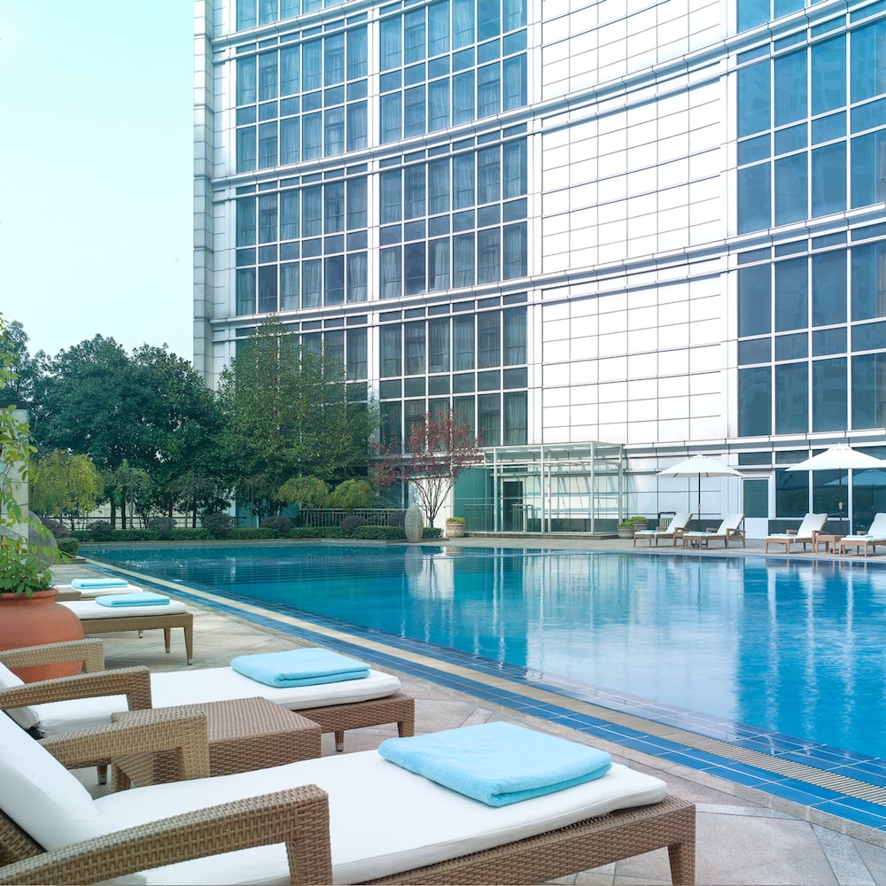 New World Wuhan Hotel 4/70