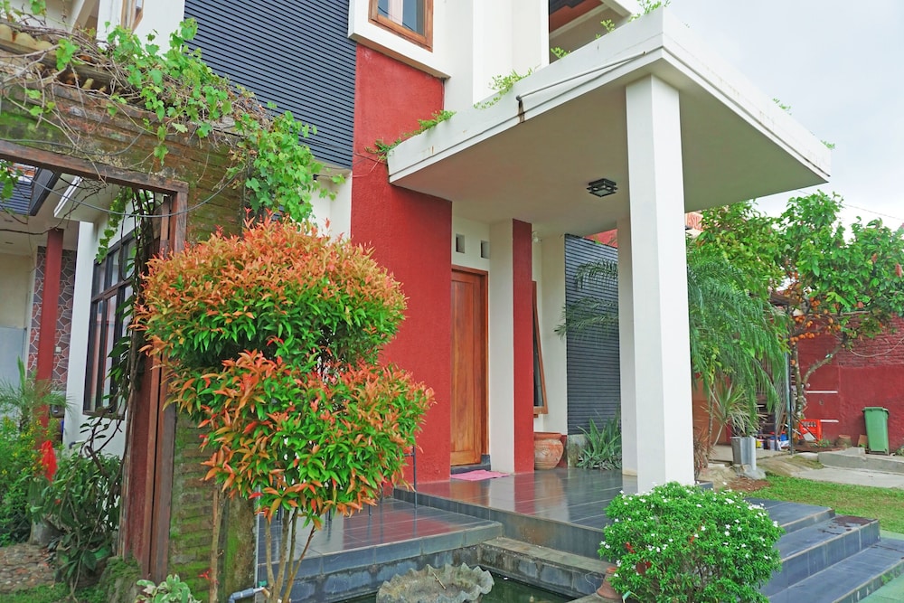 OYO 2860 The Castury Homestay Syariah 2/23