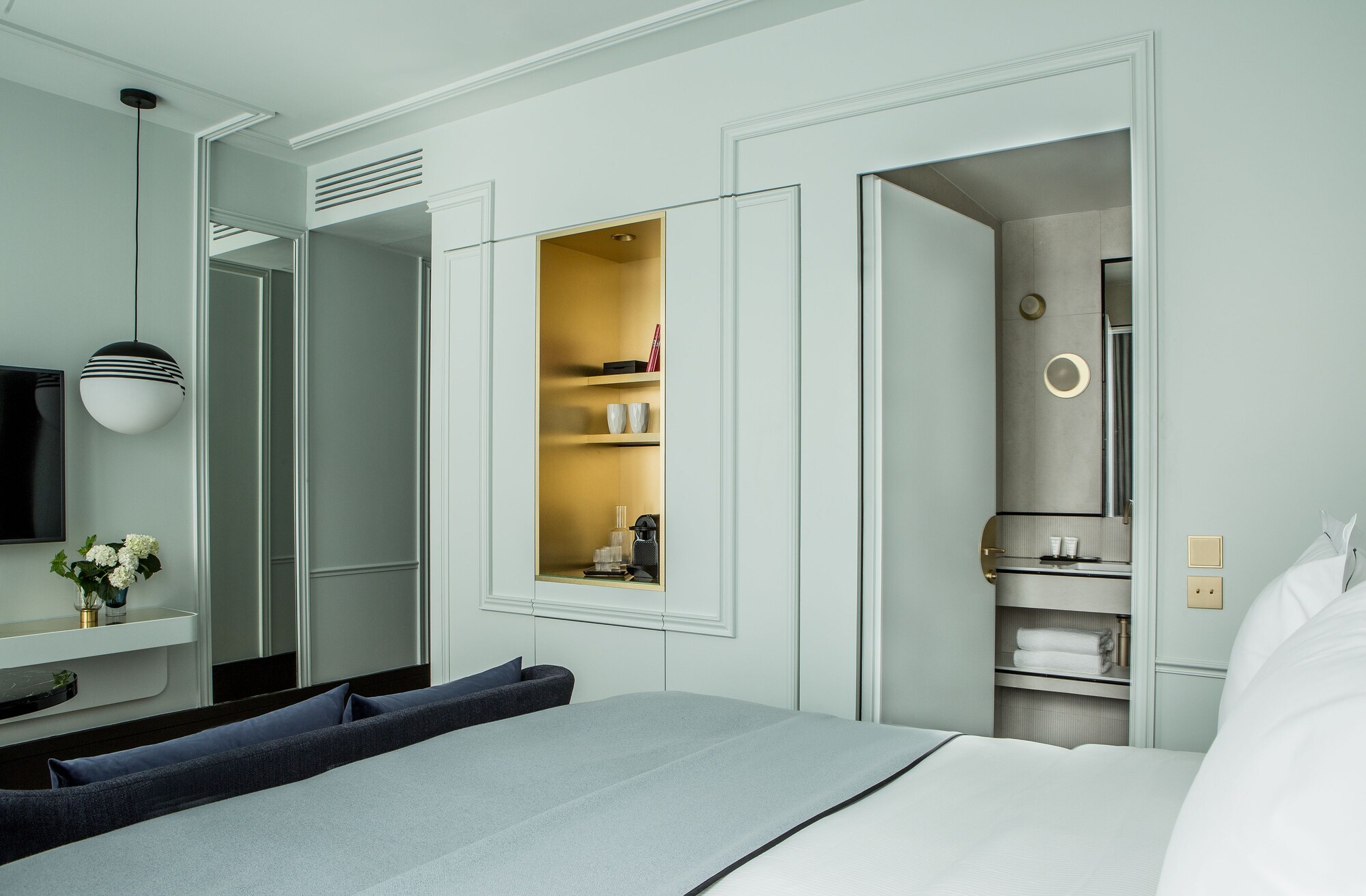 EXECUTIVE, DOUBLE BED