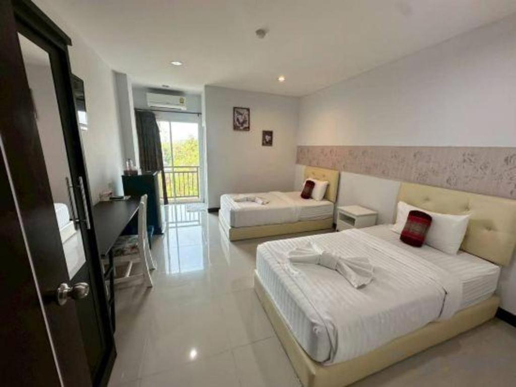 Baanthanthip Hotel 10/43