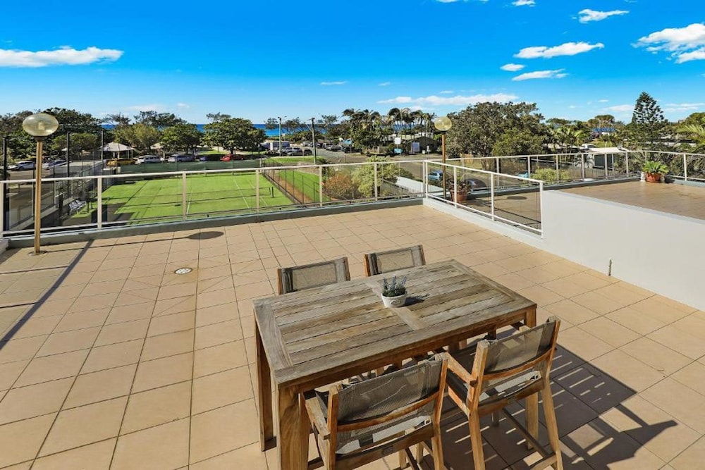 ELOUERA TOWER BEACHFRONT APARTMENTS 33/69