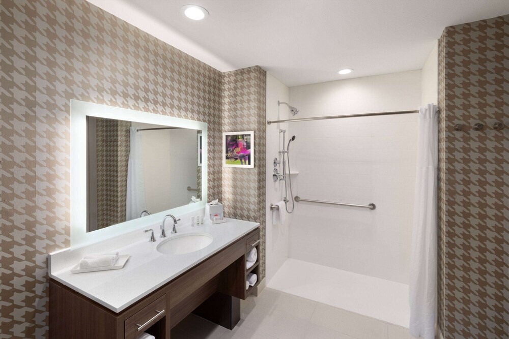 Hawthorn Suites by Wyndham Kingwood/Houston 30/30