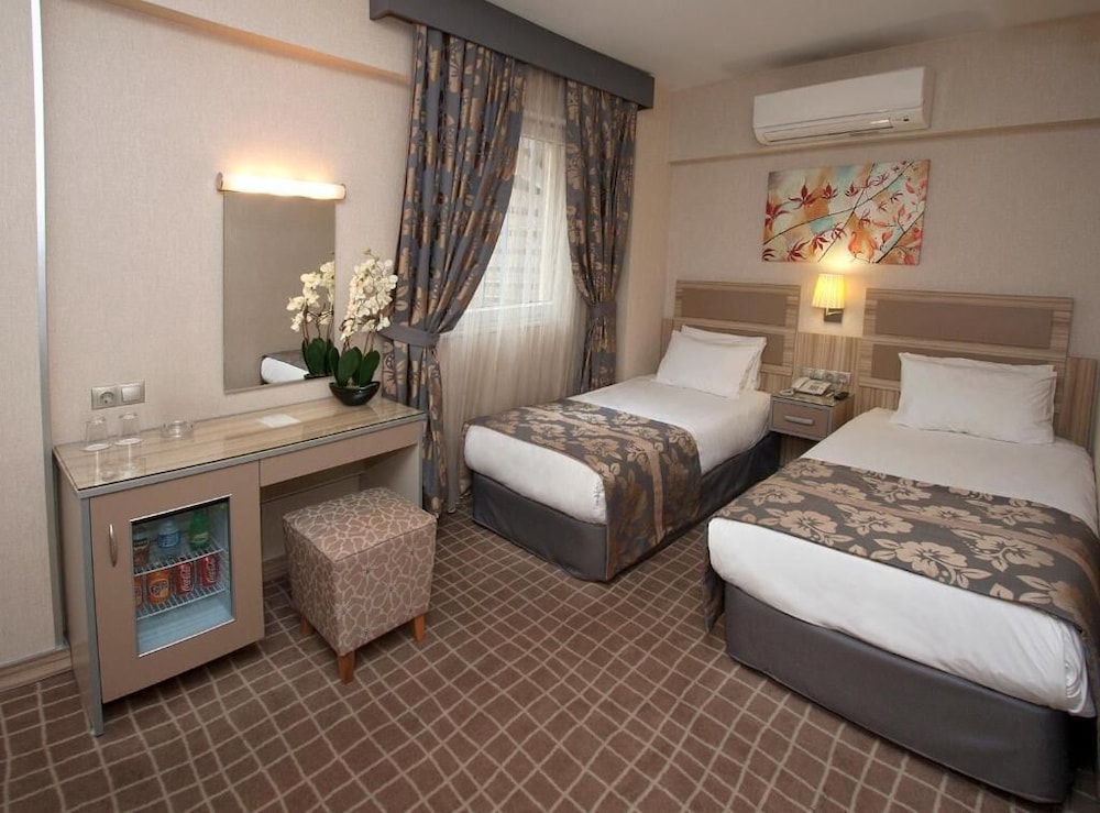 Nanda Hotel 30/63