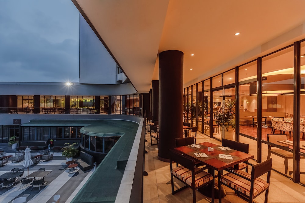 swimming pool spa