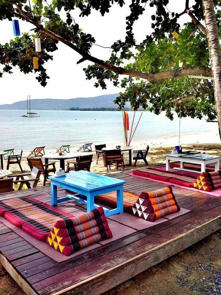 Think & Retro Cafe Lipa Noi Samui 47/62