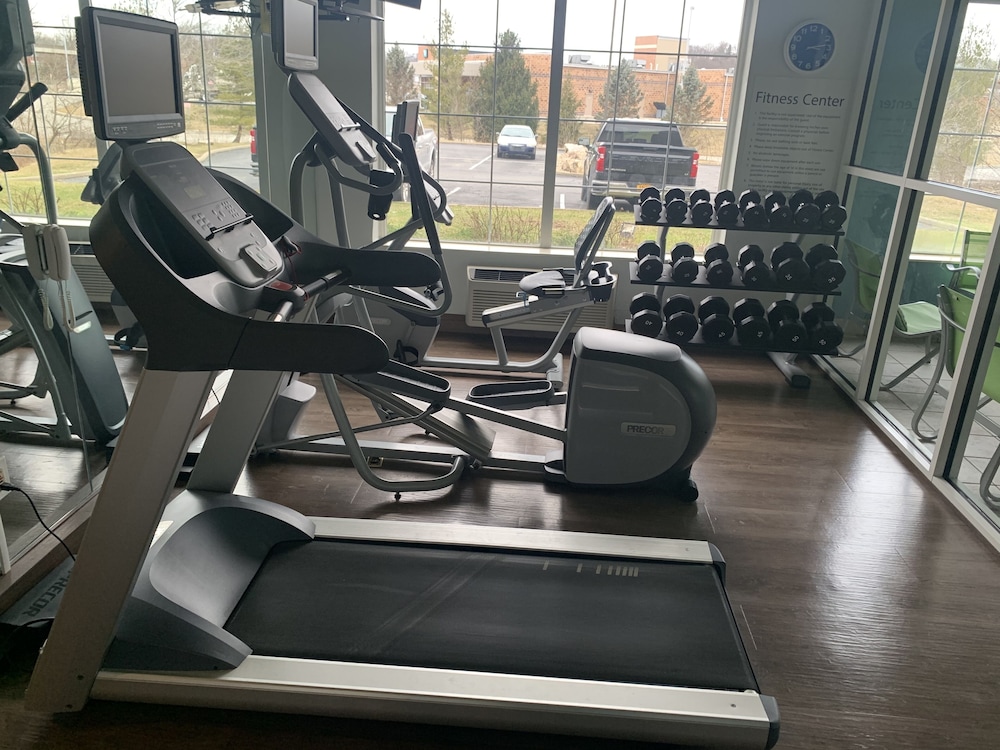 Holiday Inn Express Pittsburgh-Bridgeville 26/42