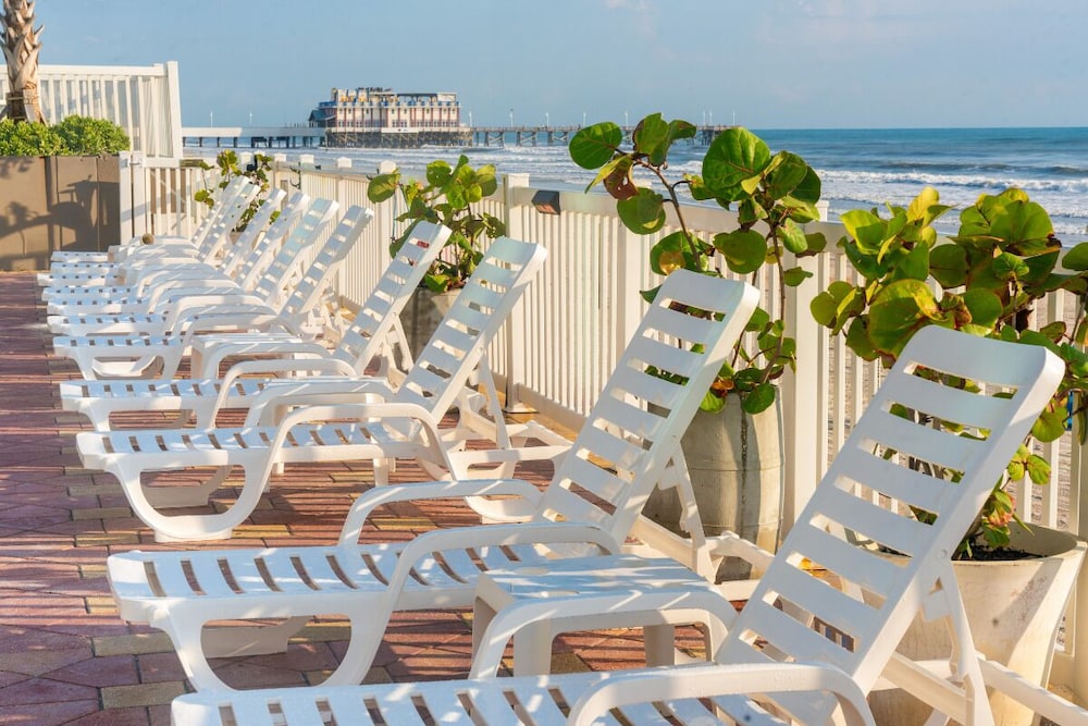 The Boardwalk Inn Suites 37/50