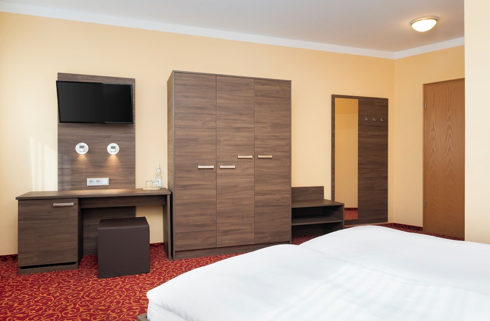 ates Hotel Lampertheim 11/21