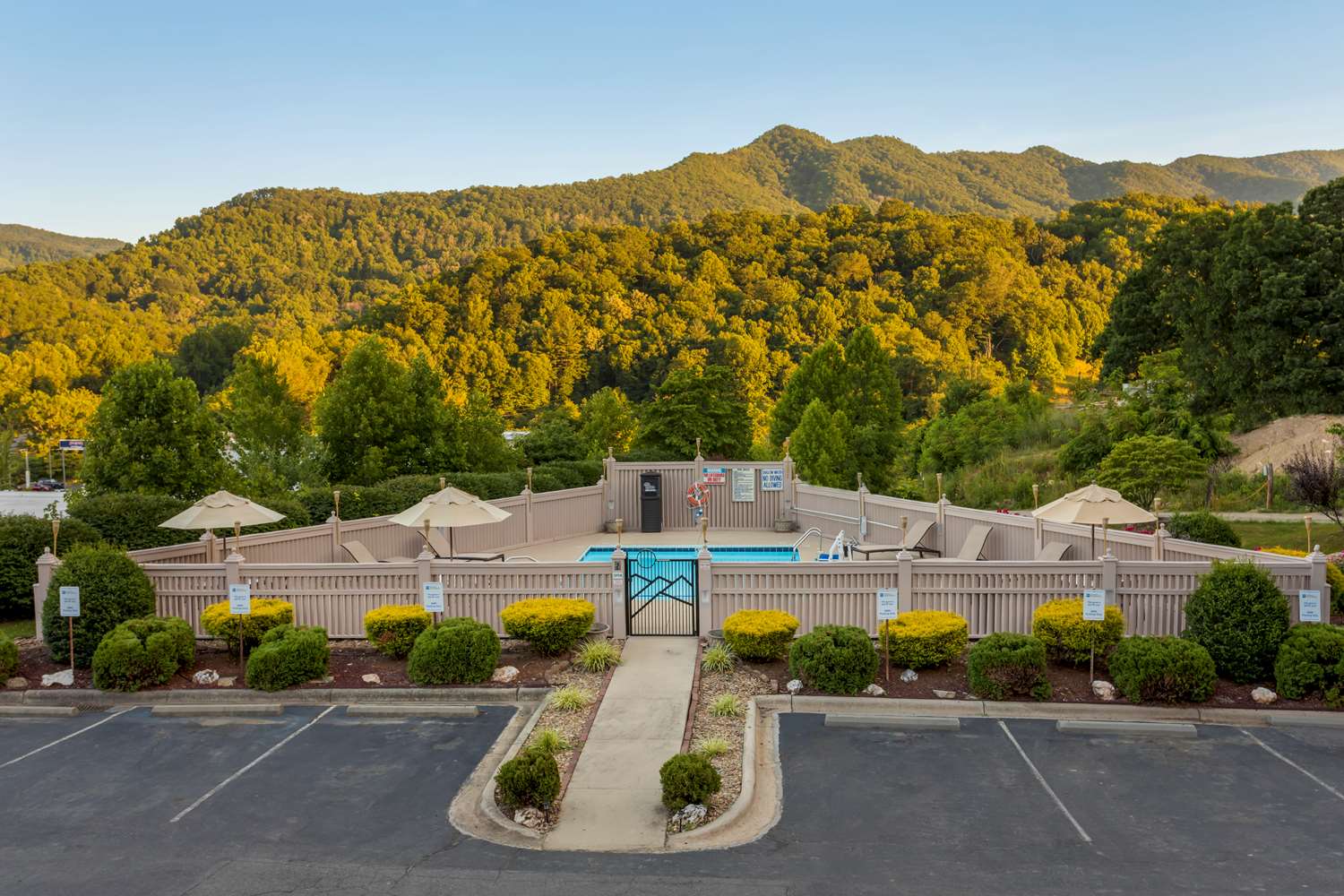 Best Western Smoky Mountain Inn 36/39