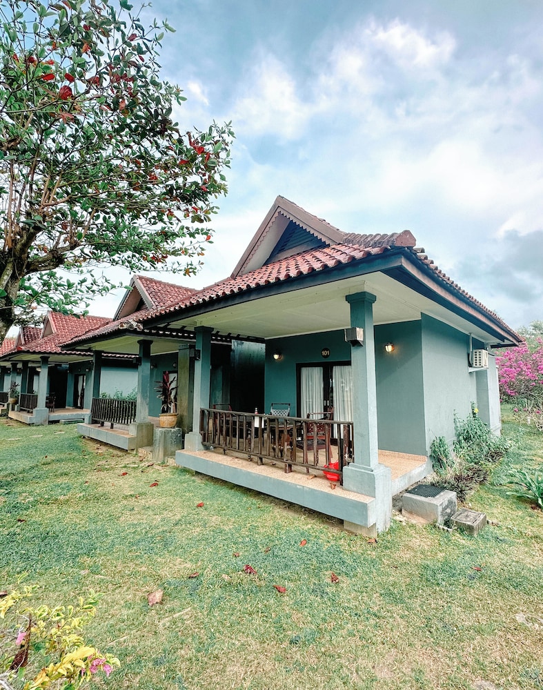 Lorin Beach Resort Belitung 4/50