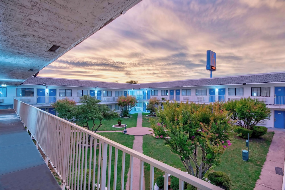 Motel6 Austin, TX - North 42/48